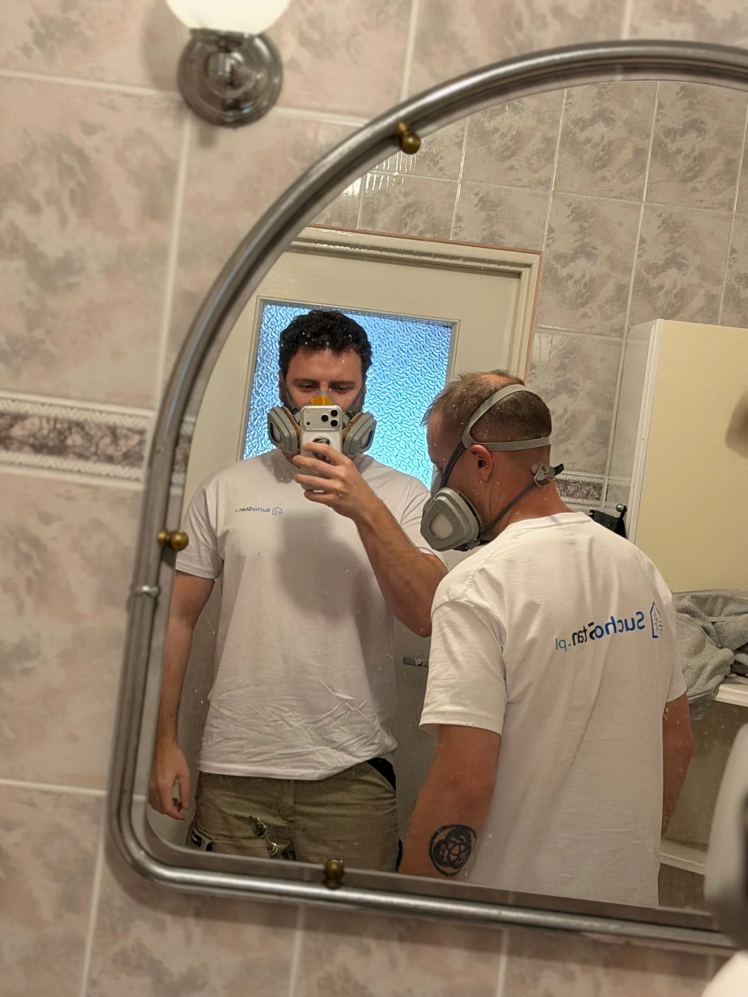 Ekipa SuchoStan podczas realizacji odgrzybiania łazienki w Lublinie